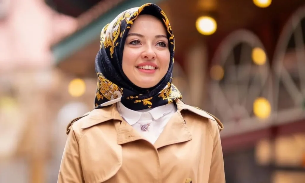 Woman in turkish esarp hijab